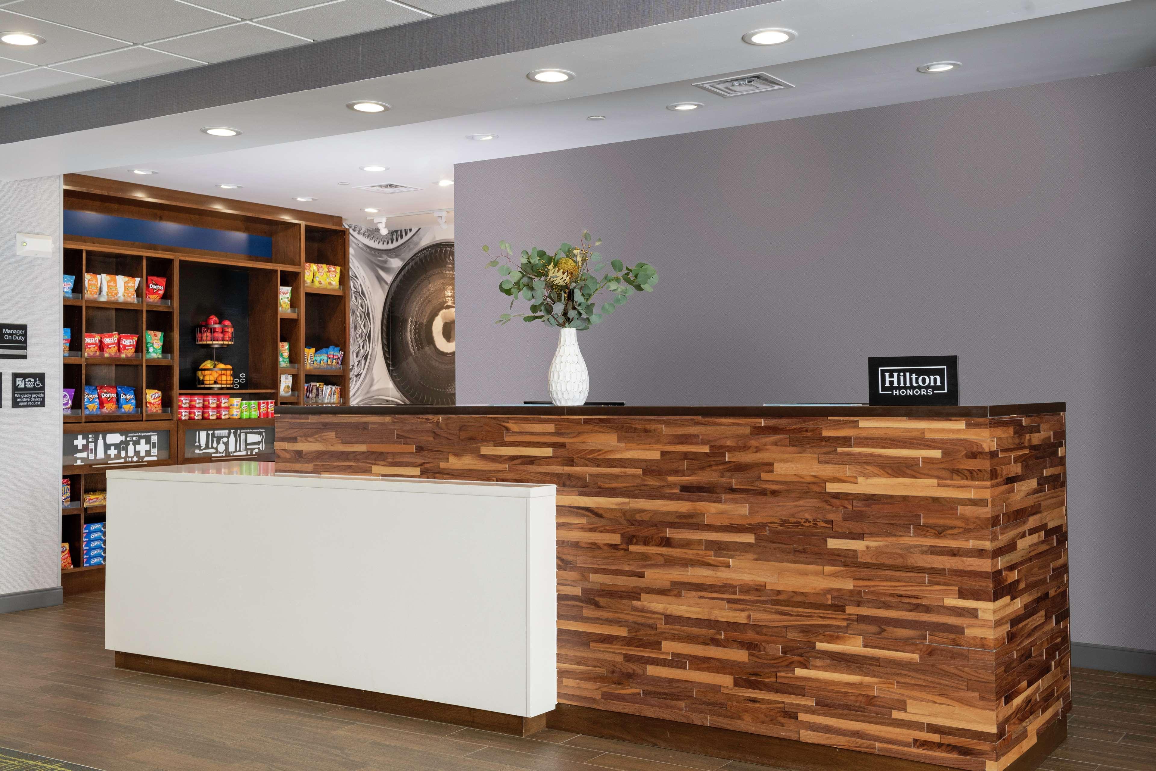 Hampton Inn & Suites Pittsburgh New Stanton Pa Exterior foto