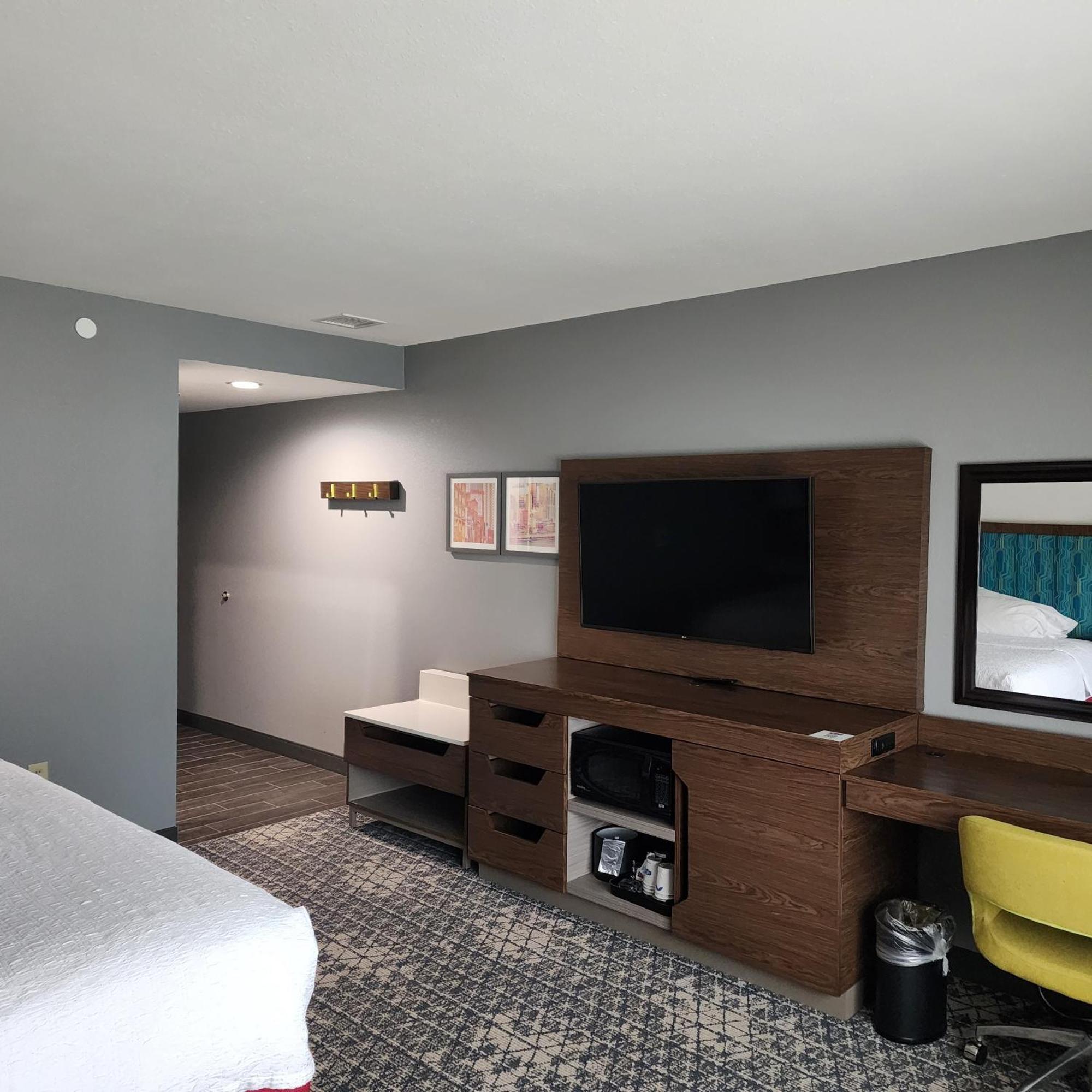 Hampton Inn & Suites Pittsburgh New Stanton Pa Exterior foto