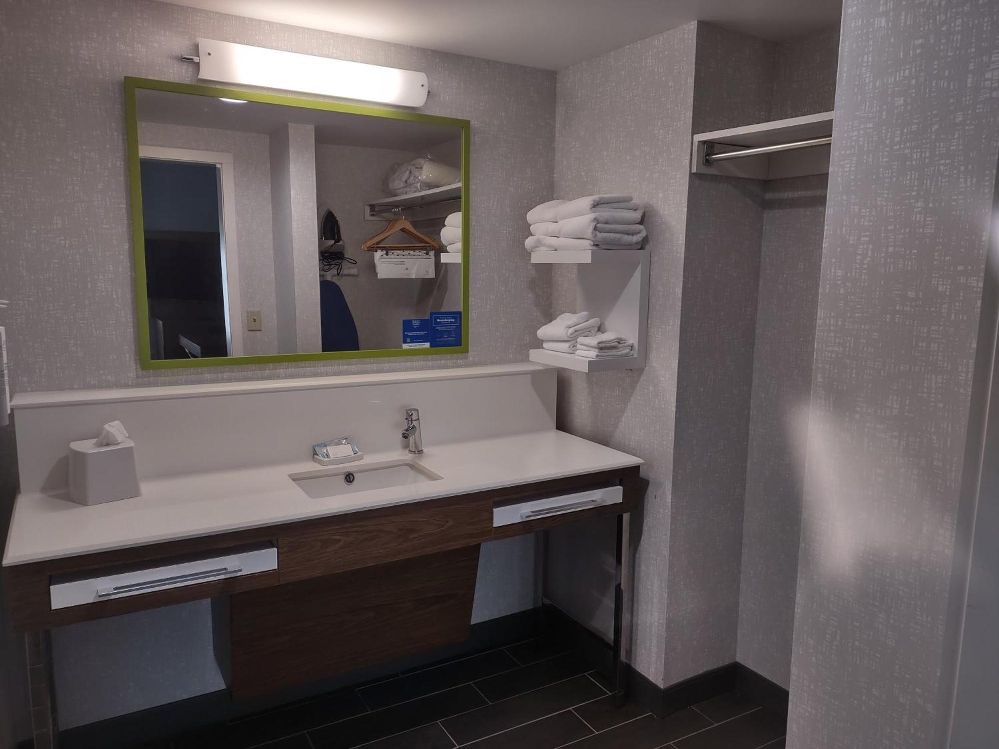 Hampton Inn & Suites Pittsburgh New Stanton Pa Exterior foto